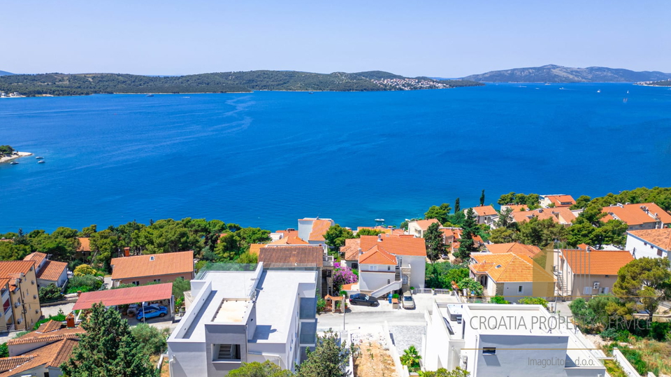 Modern penthouse with sea view – Čiovo, 150 m from the beach!