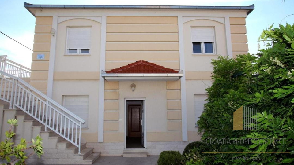 Excellent investment opportunity – Apartment house 250 meters from the sea in Seget Donji!