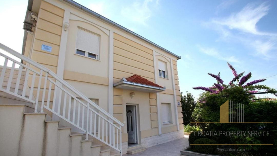 Excellent investment opportunity – Apartment house 250 meters from the sea in Seget Donji!