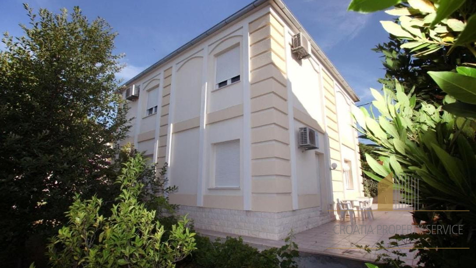 Excellent investment opportunity – Apartment house 250 meters from the sea in Seget Donji!