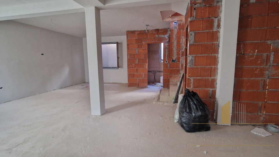 Luksuzna vila u izgradnji – oaza mira i privatnosti s pogledom na more u okolici Splita!