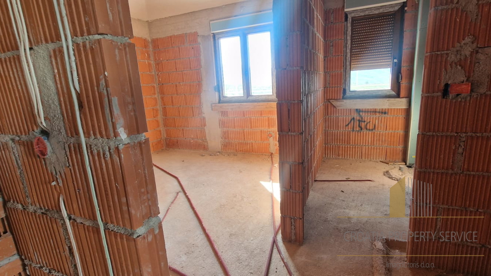 Luksuzna vila u izgradnji – oaza mira i privatnosti s pogledom na more u okolici Splita!