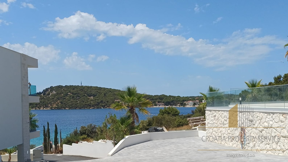 Luksuzni stan 50 m od plaže – Kalebova Luka!