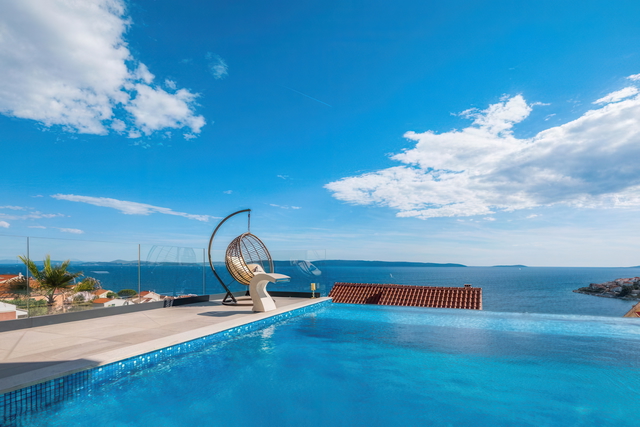Luxuriöse Kaskadenvilla mit Panoramablick auf das Meer – Insel Čiovo!