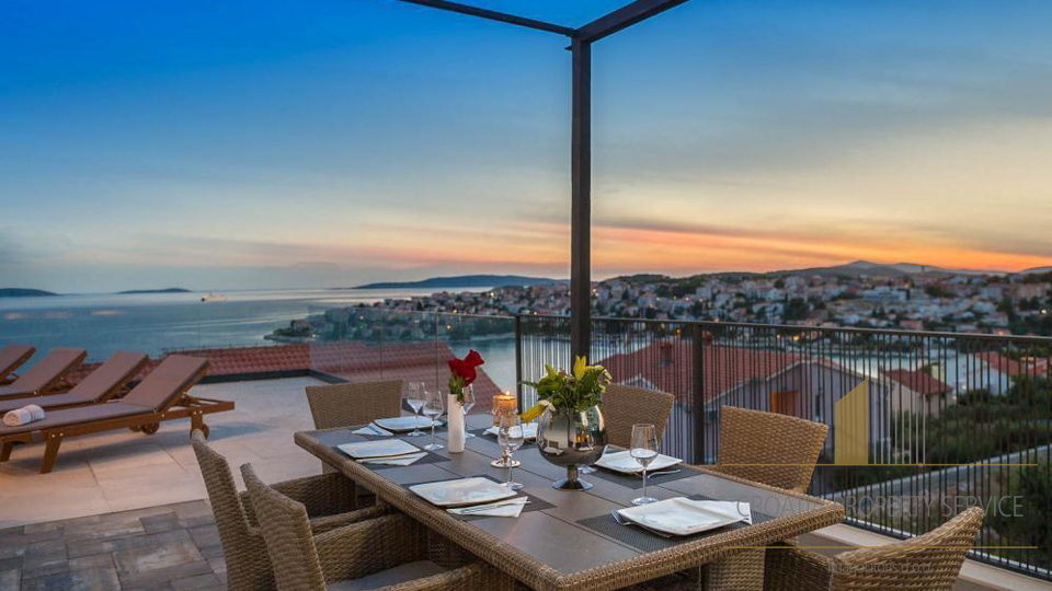 Luxuriöse Kaskadenvilla mit Panoramablick auf das Meer – Insel Čiovo!