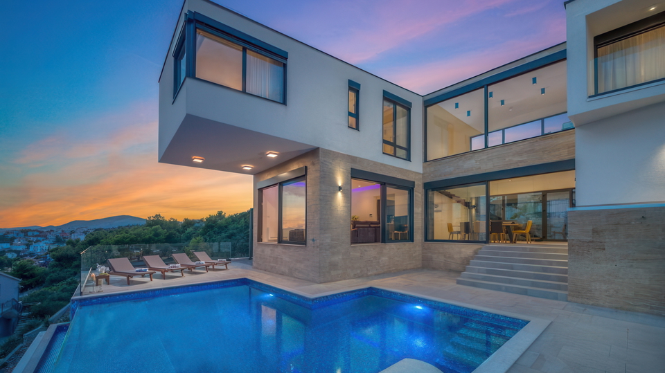 Villa a cascata di lusso con vista panoramica sul mare &ndash; Isola di &Ccaron;iovo&excl;