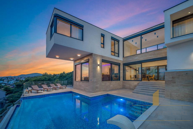 Villa a cascata di lusso con vista panoramica sul mare – Isola di Čiovo!