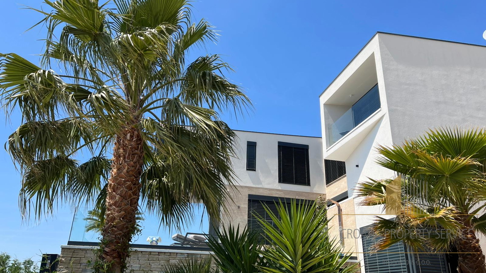Luxuriöse Kaskadenvilla mit Panoramablick auf das Meer – Insel Čiovo!
