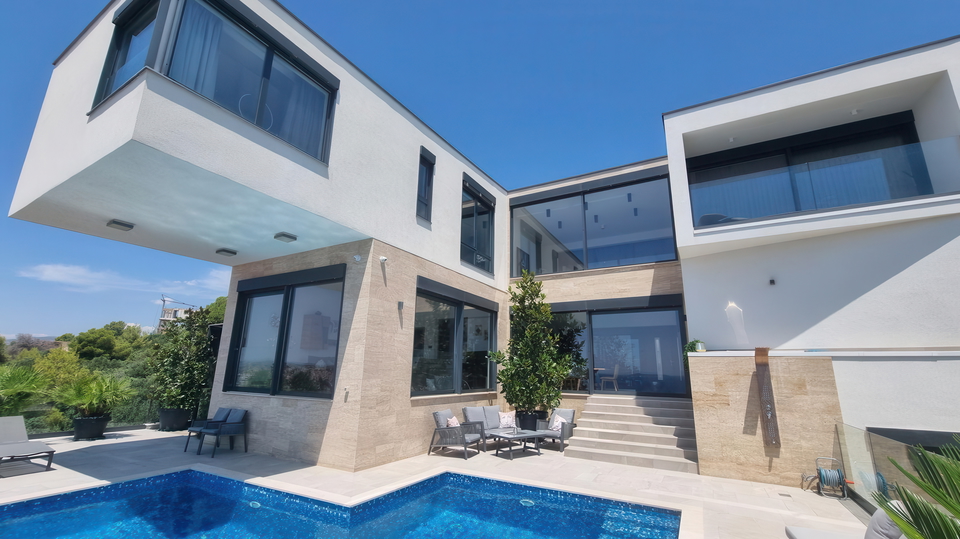 Villa a cascata di lusso con vista panoramica sul mare &ndash; Isola di &Ccaron;iovo&excl;