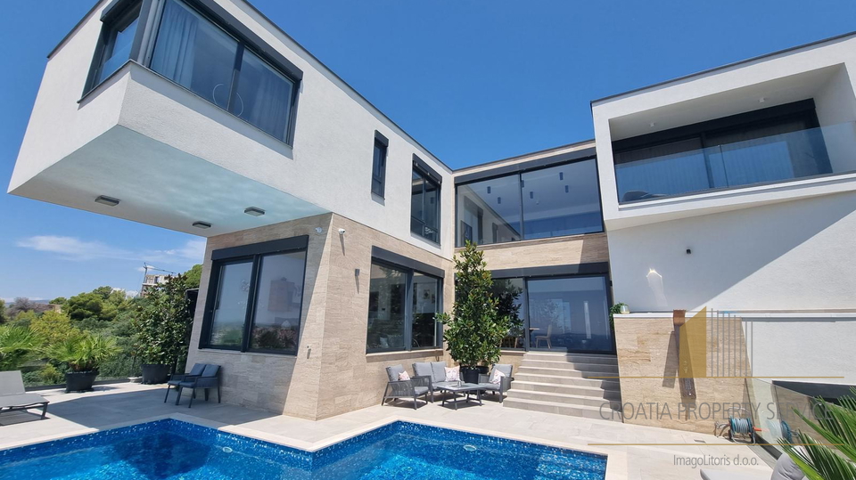 Luxuriöse Kaskadenvilla mit Panoramablick auf das Meer – Insel Čiovo!