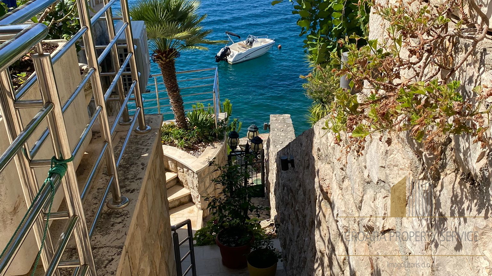 Unique stone villa first line to the sea – Dubrovnik!