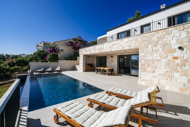 Современный средиземноморский оазис роскоши в 100 м от моря - остров Иж, Задарский архипелаг!