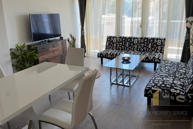 Occasione! Elegante appartamento bilocale di 72 m2 nel centro di Spalato!