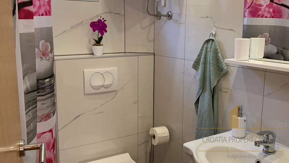 Bellissima casa con vista mare nei dintorni di Zara – un'opportunità da non perdere!