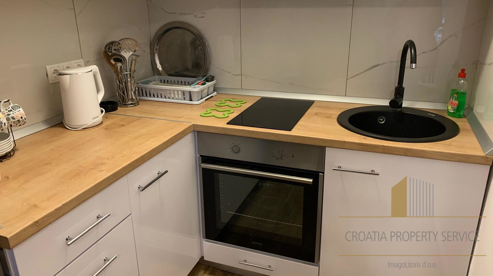Bellissima casa con vista mare nei dintorni di Zara – un'opportunità da non perdere!