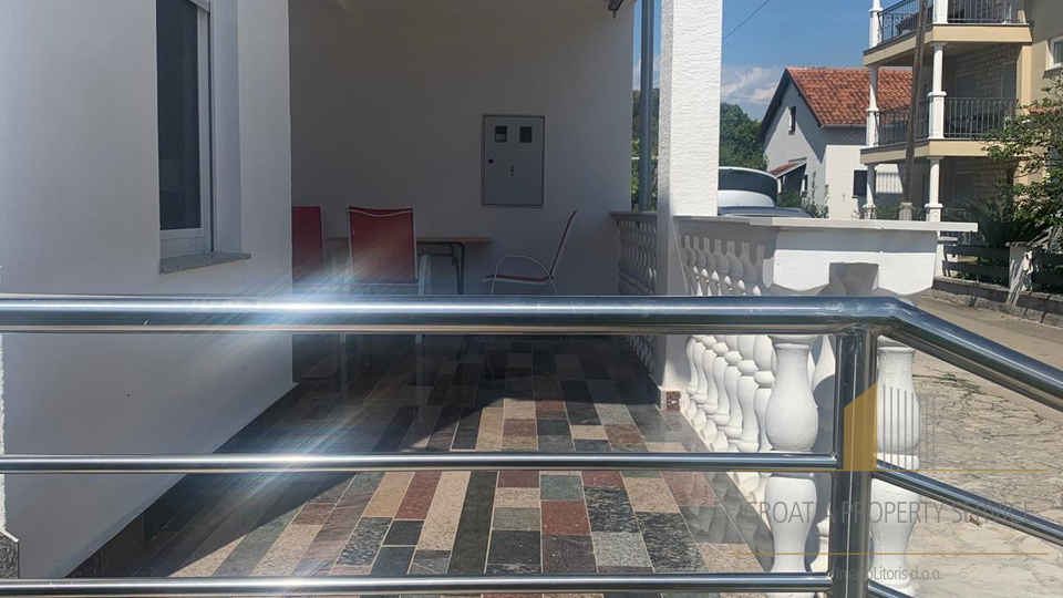 Bellissima casa con vista mare nei dintorni di Zara – un'opportunità da non perdere!