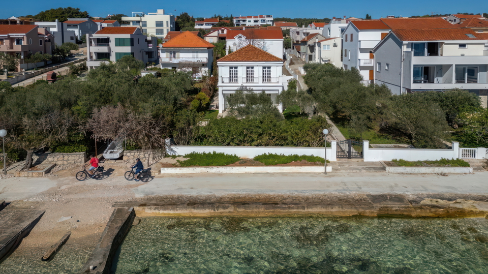 &Pcy;&rcy;&iecy;&kcy;&rcy;&acy;&scy;&ncy;&acy;&yacy; &rcy;&ocy;&scy;&kcy;&ocy;&shcy;&ncy;&acy;&yacy; &vcy;&icy;&lcy;&lcy;&acy; &pcy;&iecy;&rcy;&vcy;&acy;&yacy; &lcy;&icy;&ncy;&icy;&yacy; &ucy; &mcy;&ocy;&rcy;&yacy; - &Zcy;&acy;&dcy;&acy;&rcy;&excl;