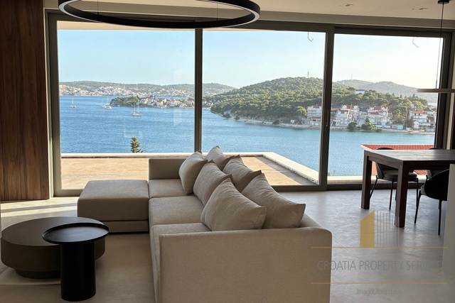 Zweistöckiges Penthouse mit Meerblick in Rogoznica!