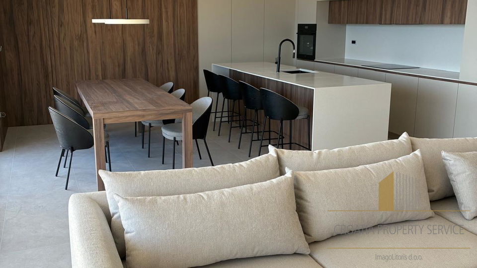 Appartamento, 257 m2, Vendita, Rogoznica