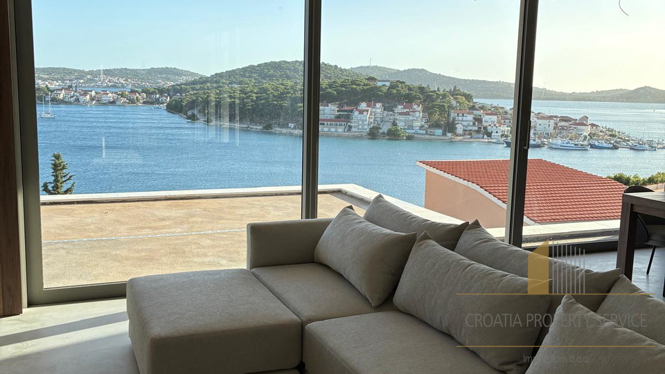 Appartamento, 257 m2, Vendita, Rogoznica