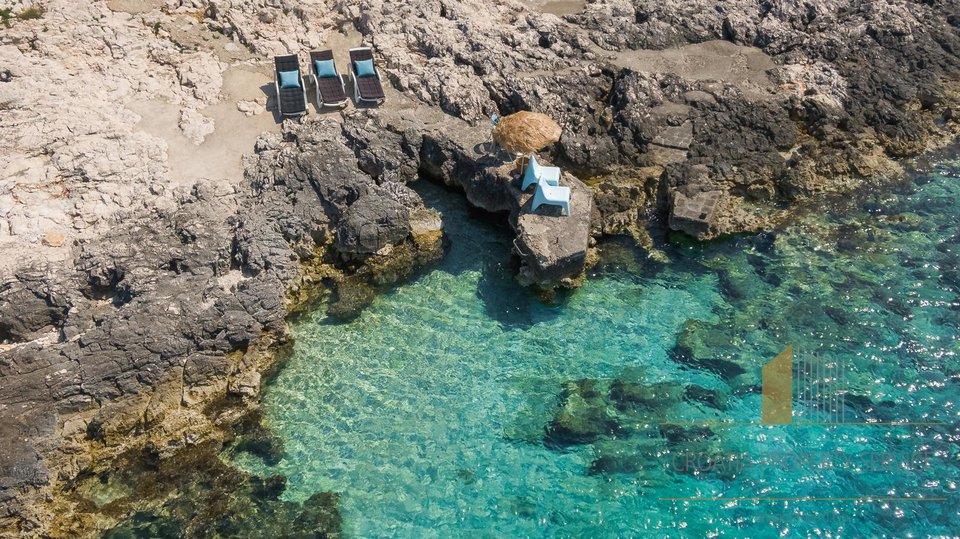 Ekskluzivna vila v prvi vrsti ob morju – južna stran otoka Korčule!