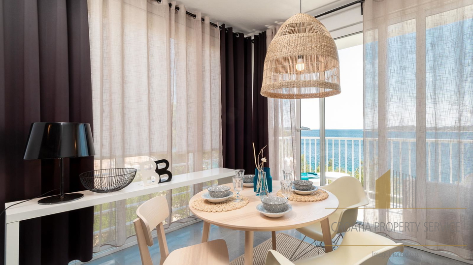 Ekskluzivna vila v prvi vrsti ob morju – južna stran otoka Korčule!