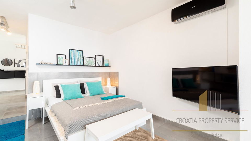 Ekskluzivna vila v prvi vrsti ob morju – južna stran otoka Korčule!