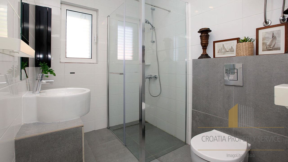 Ekskluzivna vila v prvi vrsti ob morju – južna stran otoka Korčule!