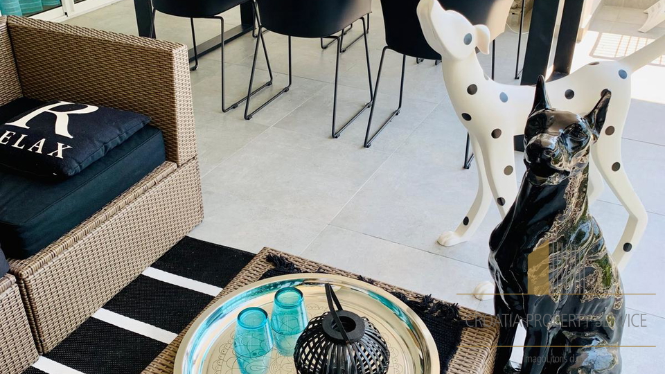 Ekskluzivna vila v prvi vrsti ob morju – južna stran otoka Korčule!