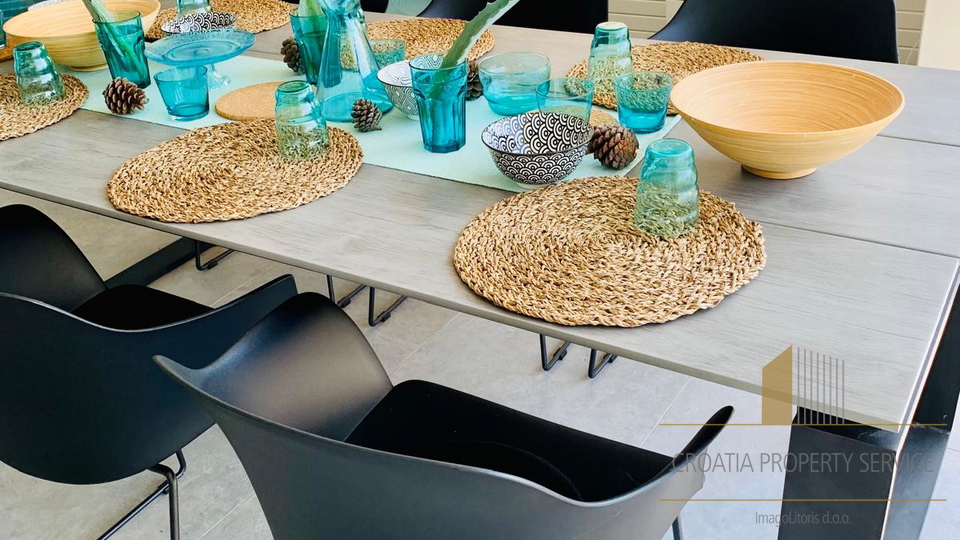 Ekskluzivna vila v prvi vrsti ob morju – južna stran otoka Korčule!