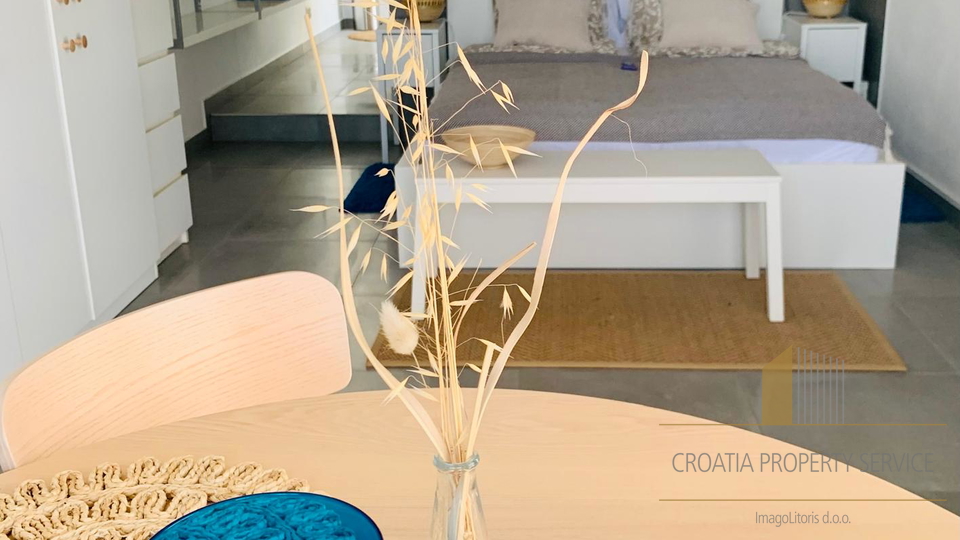 Ekskluzivna vila v prvi vrsti ob morju – južna stran otoka Korčule!