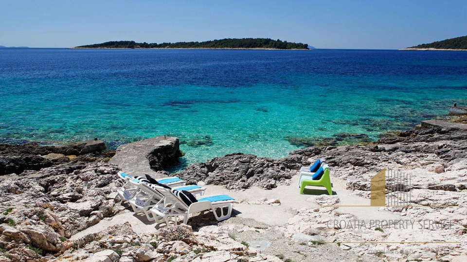Ekskluzivna vila v prvi vrsti ob morju – južna stran otoka Korčule!