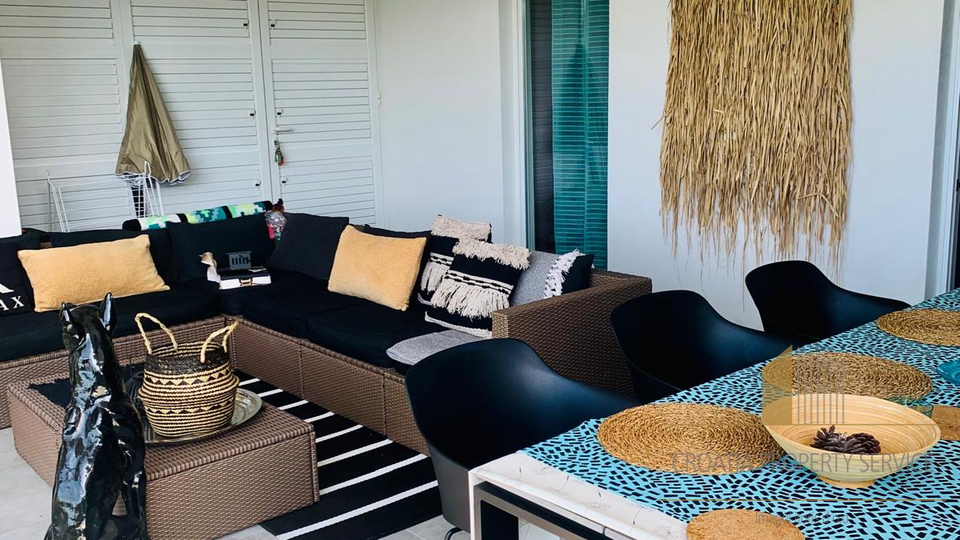 Ekskluzivna vila v prvi vrsti ob morju – južna stran otoka Korčule!