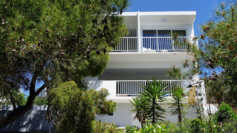 Ekskluzivna vila v prvi vrsti ob morju – južna stran otoka Korčule!