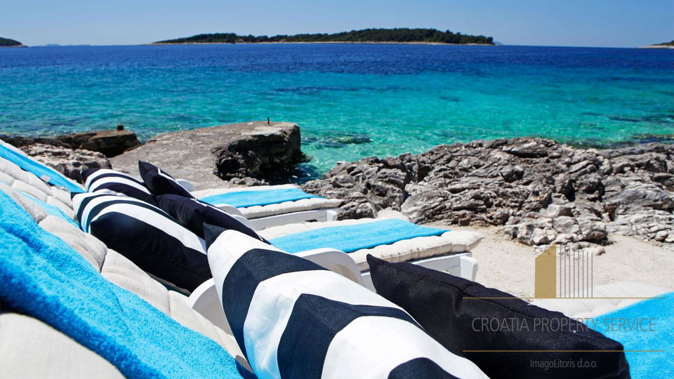 Ekskluzivna vila v prvi vrsti ob morju – južna stran otoka Korčule!