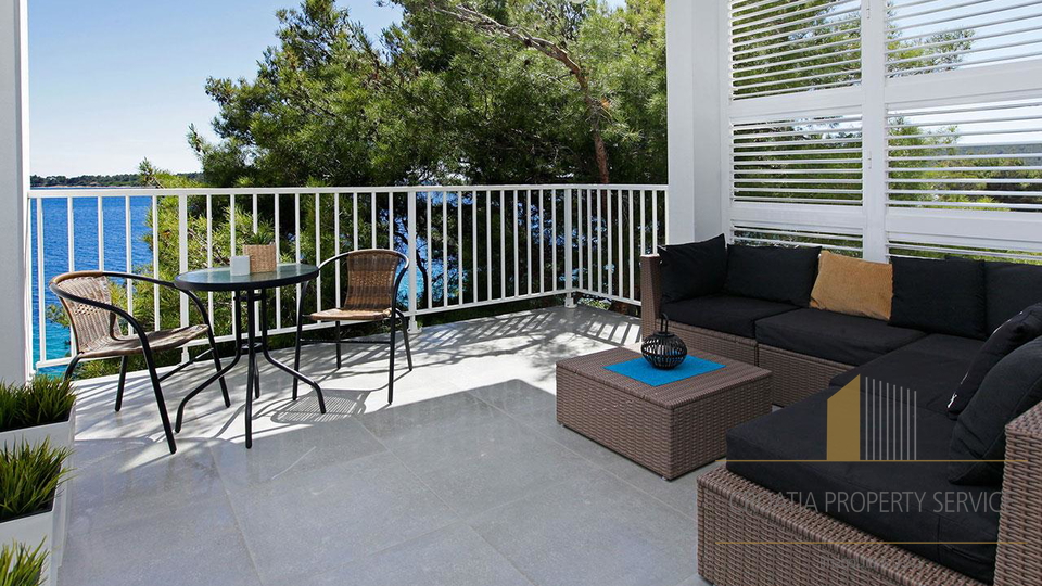 Ekskluzivna vila v prvi vrsti ob morju – južna stran otoka Korčule!