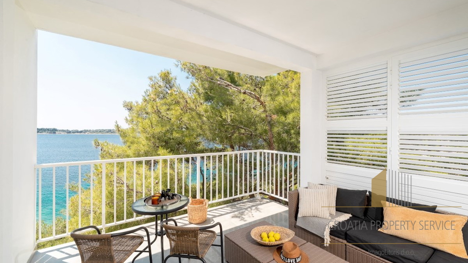 Ekskluzivna vila v prvi vrsti ob morju – južna stran otoka Korčule!