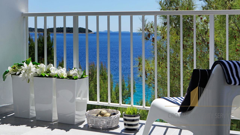 Ekskluzivna vila v prvi vrsti ob morju – južna stran otoka Korčule!