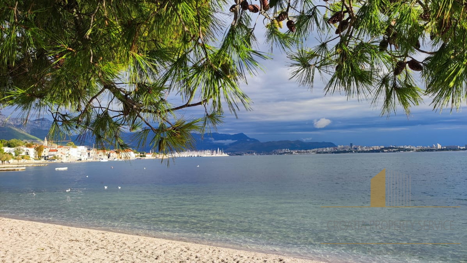 Charming renovated stone house 20 meters from the sea near Split!