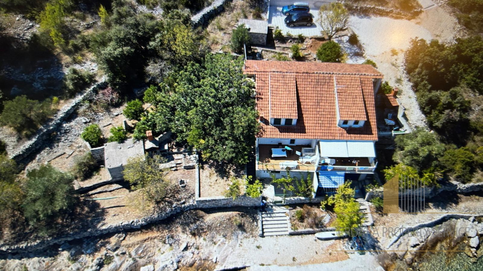 Spaziosa casa in prima fila sul mare con ormeggio privato - Drvenik Veliki!