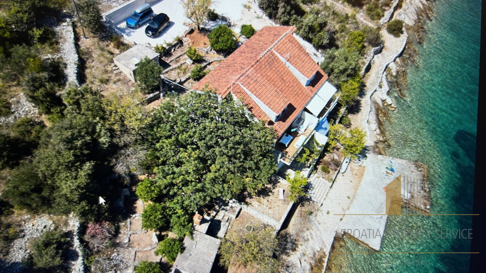 Spaziosa casa in prima fila sul mare con ormeggio privato - Drvenik Veliki!