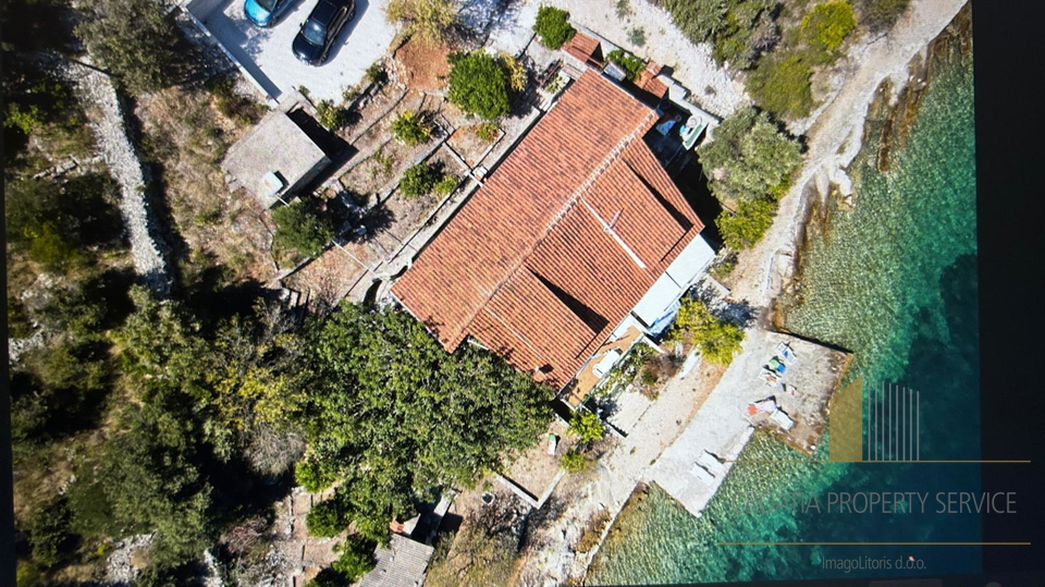 Spaziosa casa in prima fila sul mare con ormeggio privato - Drvenik Veliki!