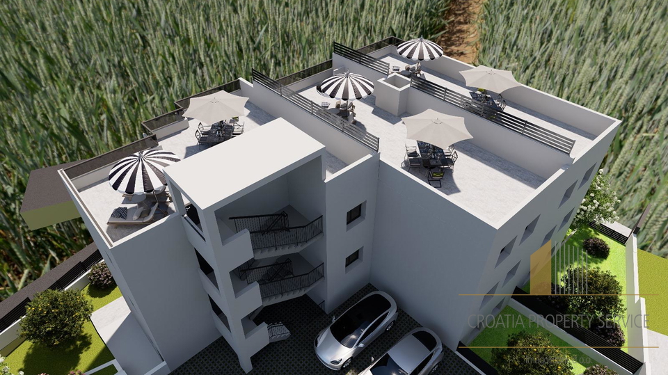 Moderan penthouse u novogradnji na otoku Čiovu – pogled na more i blizina plaže!