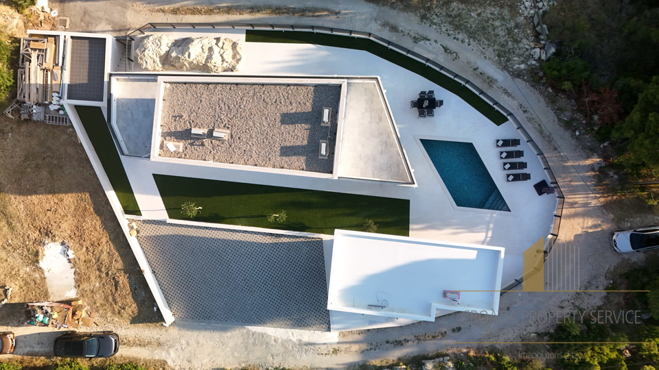 Luksuzna moderna vila s pogledom na more i Split!