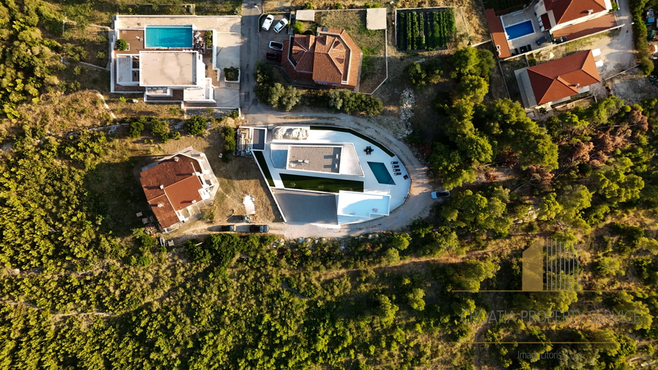 Luksuzna moderna vila s pogledom na more i Split!