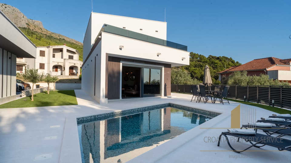 Luksuzna moderna vila s pogledom na more i Split!