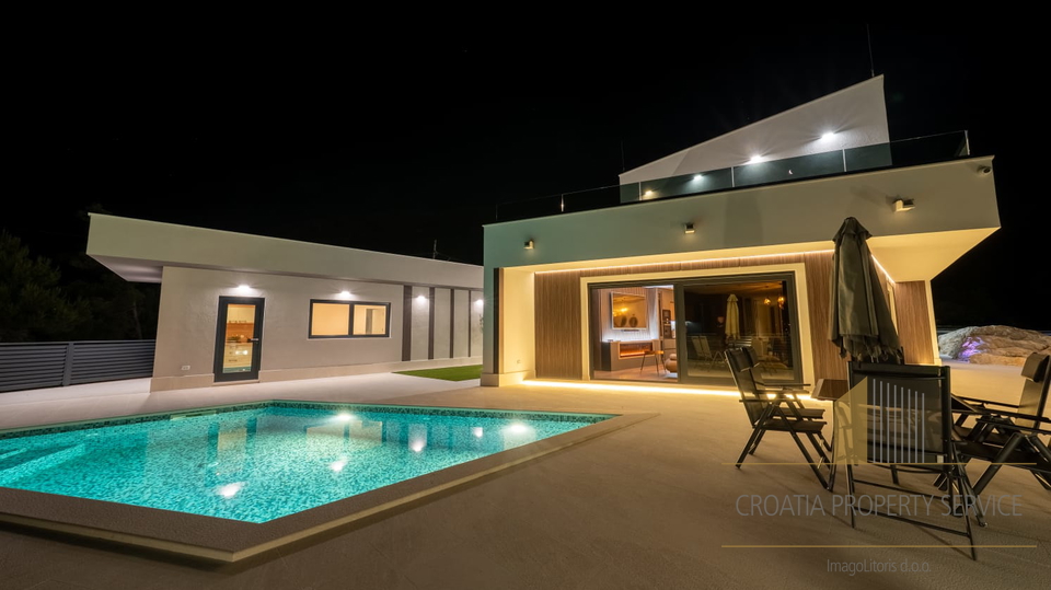 Luksuzna moderna vila s pogledom na more i Split!