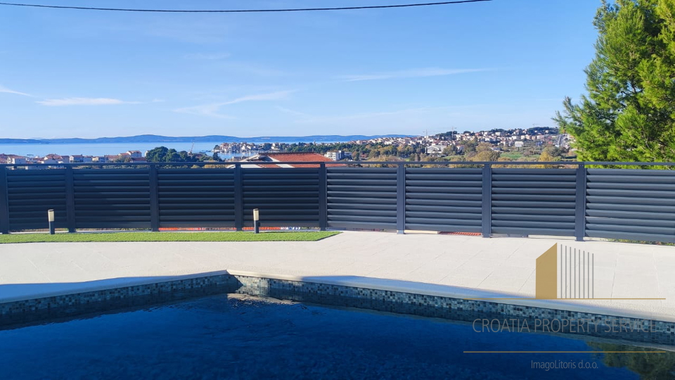 Luxuriöse moderne Villa mit Meerblick und Blick auf Split!
