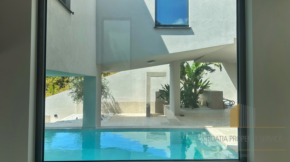 Villa di lusso di design a 80 m dal mare sull'isola di Korčula!