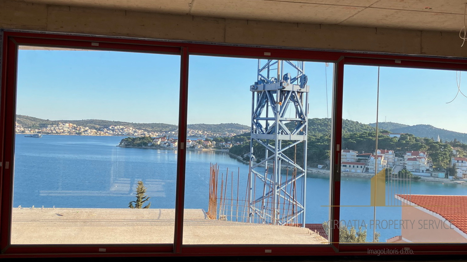 Zweistöckiges Penthouse mit Meerblick in Rogoznica!